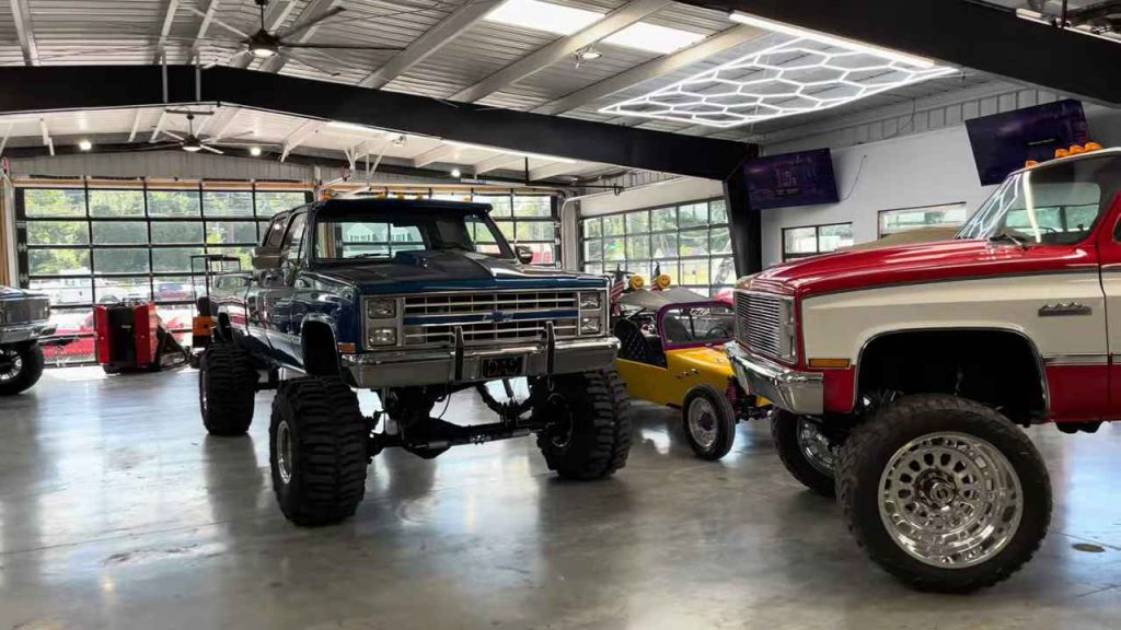 Squarebody 3+3 crew cab red white and blue lifted trucks future of mods upgrades on red truck info 
https://www.minimaxxtuner.com