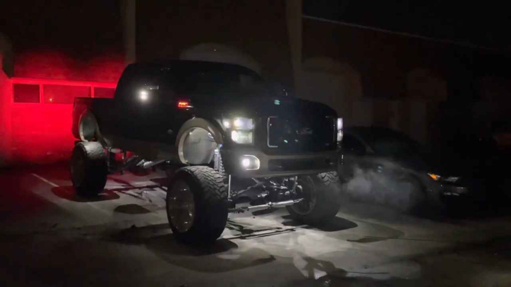  I Bought a 18” LIFTED F250 on 40s! My Dream Truck 
https://handsminimaxx.com