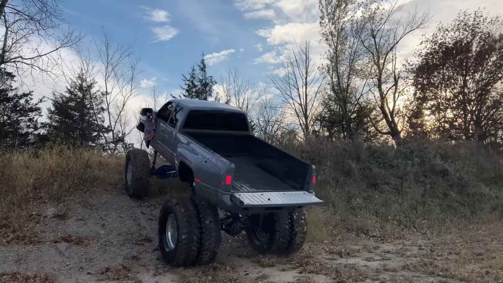 Mudding 30” LIFTED 2nd Gen Cummins UNTIL IT BREAKS!
https://handsminimaxx.com