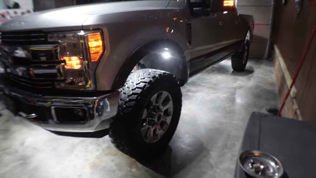 I'M BACK with a FORD F250!!! 
https://handsminimaxx.com