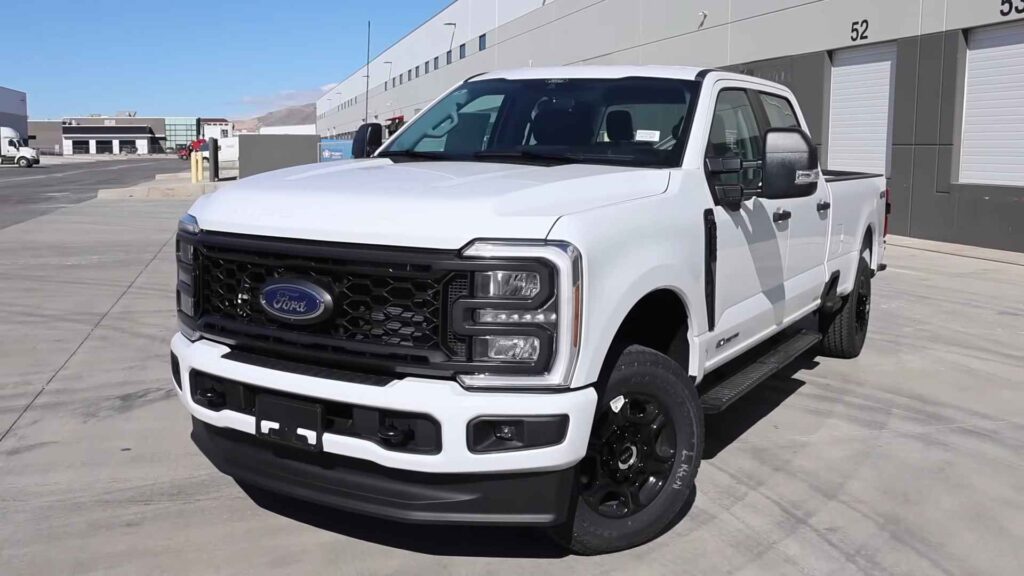 2025 Ford F250 STX The One Truck RAM HD's Still Can't Compete With! 00-01-45
https://handsminimaxx.com