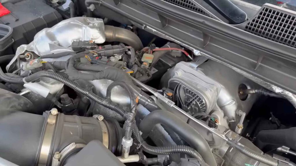  Blizzard, Closed Roads, Dog Food & a SURPRISING Result Ram Cummins vs Chevy Duramax MPG Test! 
https://handsminimaxx.com