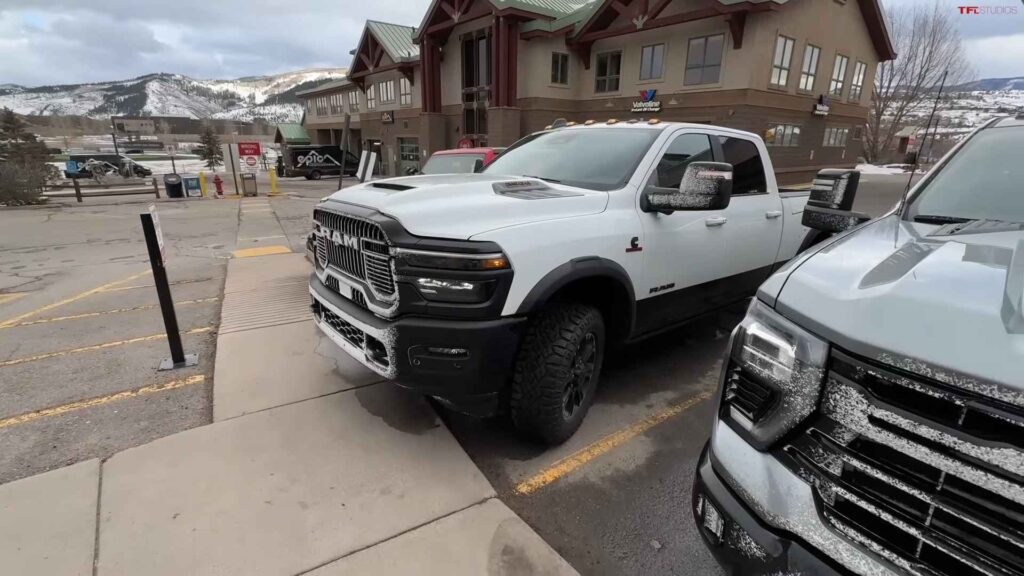  Blizzard, Closed Roads, Dog Food & a SURPRISING Result Ram Cummins vs Chevy Duramax MPG Test! 
https://handsminimaxx.com